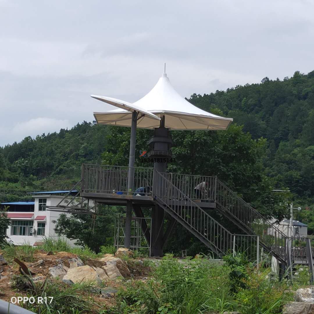 湖南鳳凰縣景區(qū)膜結構景觀傘